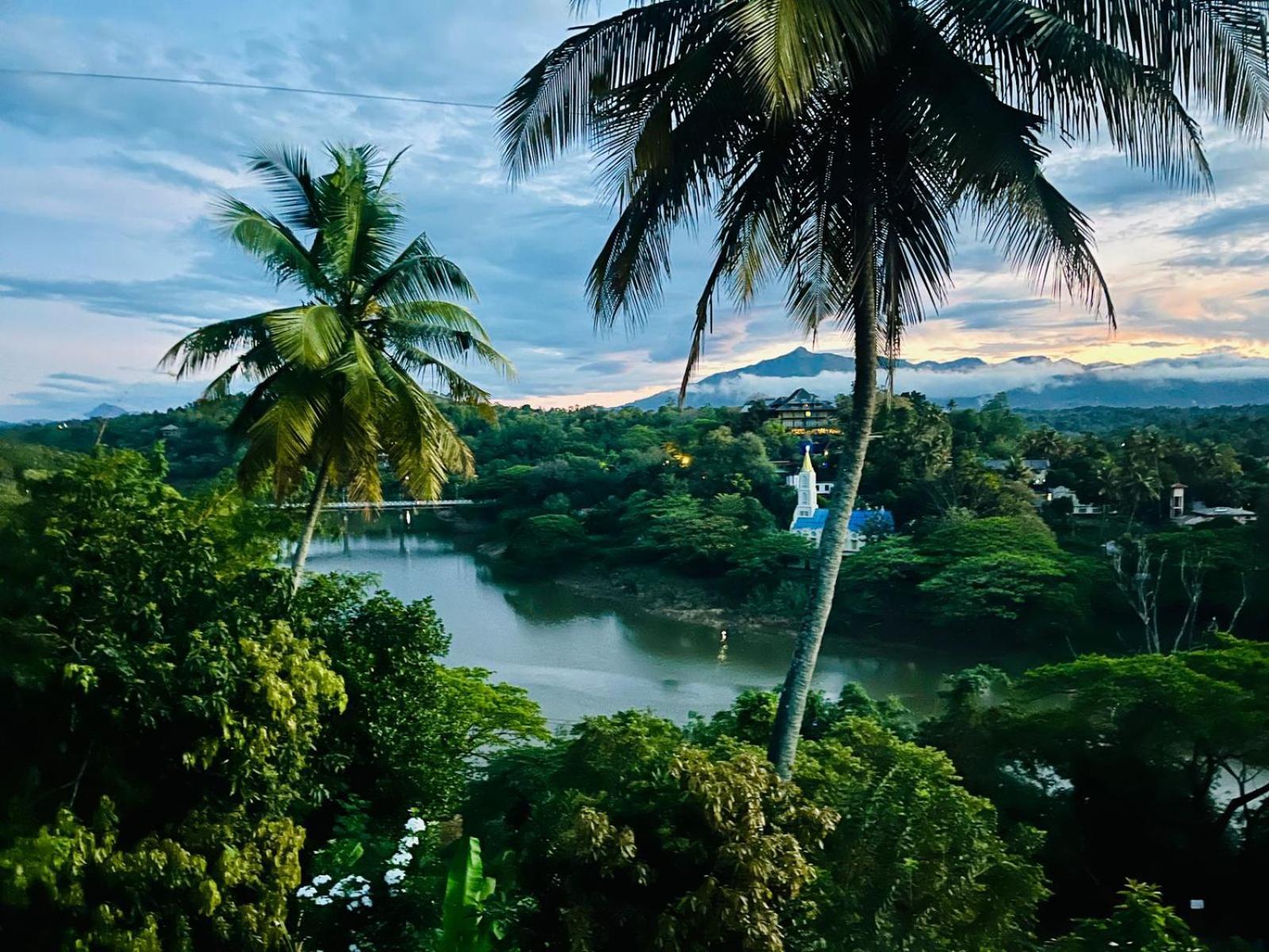 The Traveller Kandy Exterior photo